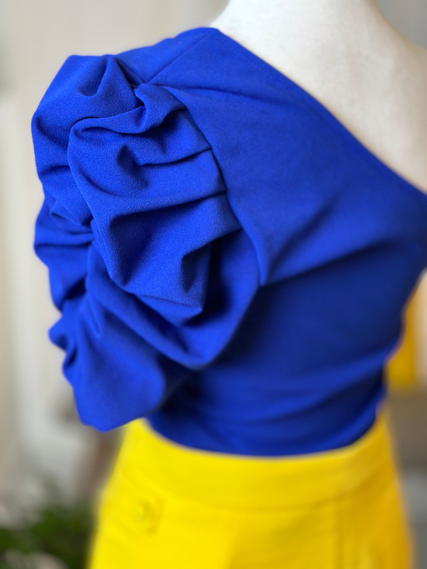 Destellos One Shoulder Elegant Blue Top