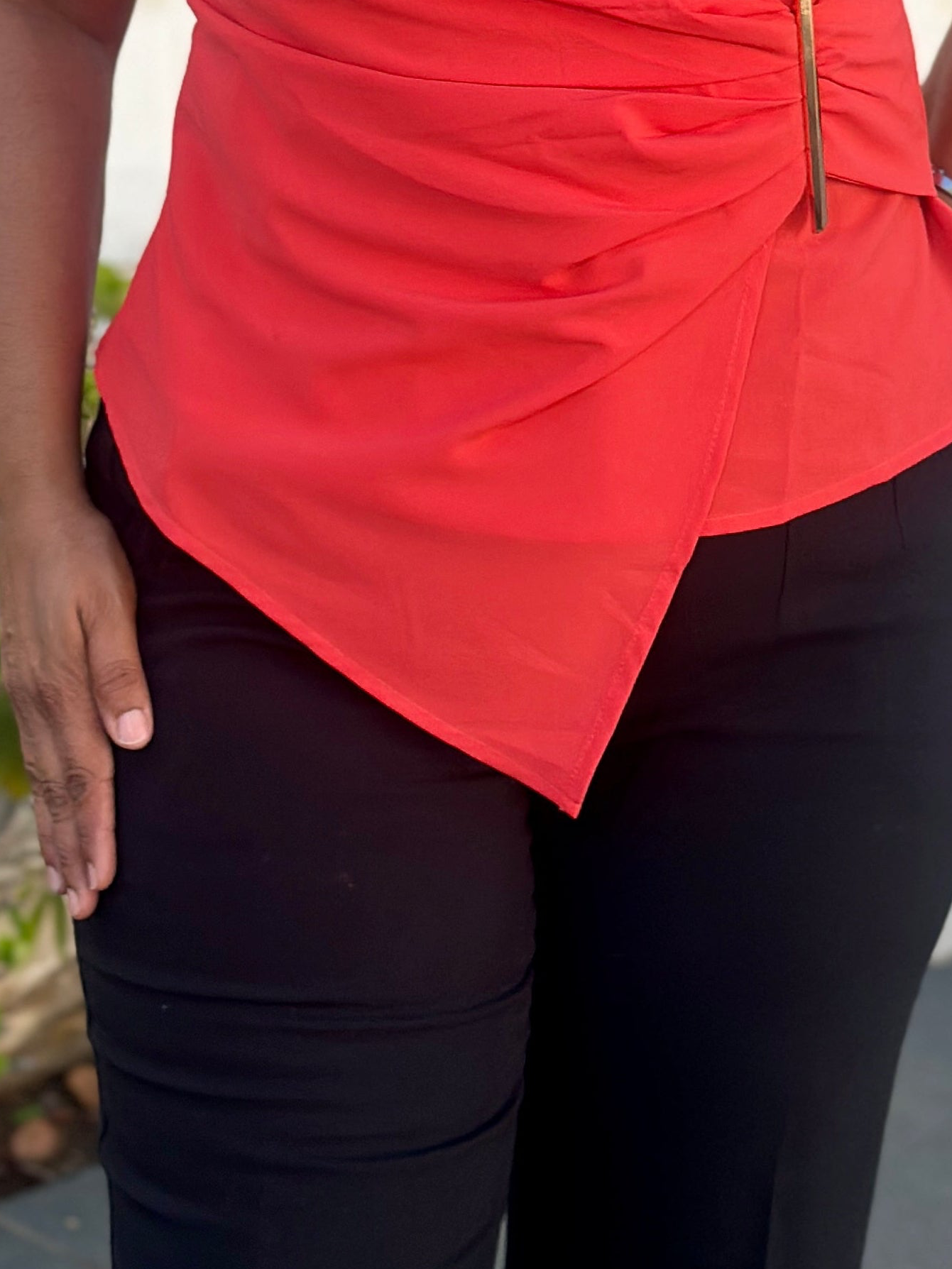 Destellos Coral Asymmetrical Top