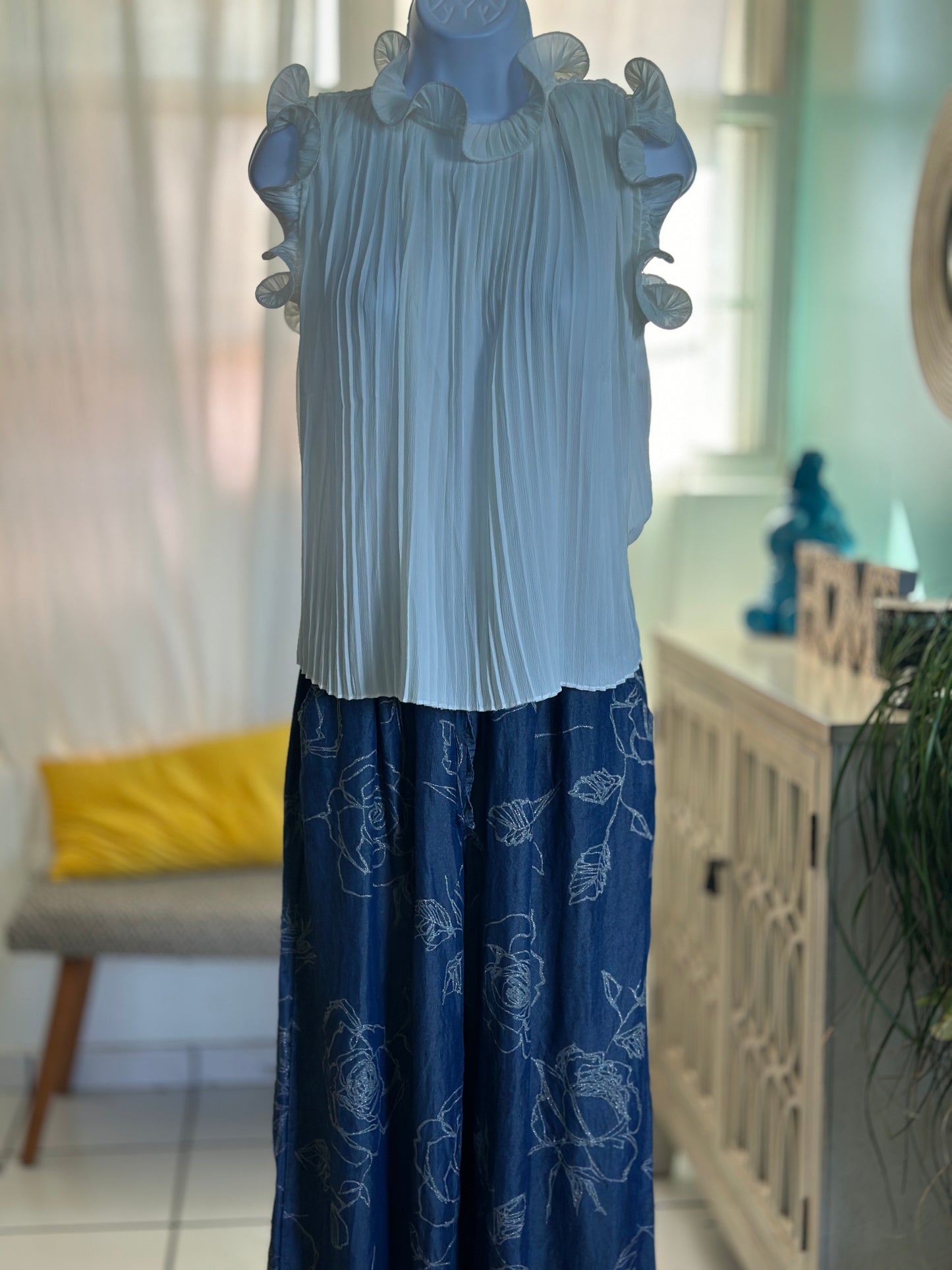Destellos Embroiled Flower Pants