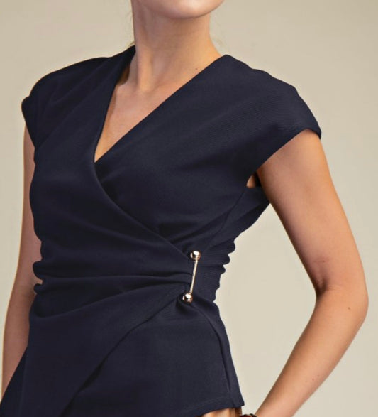 Destellos Chic V-Neck Top