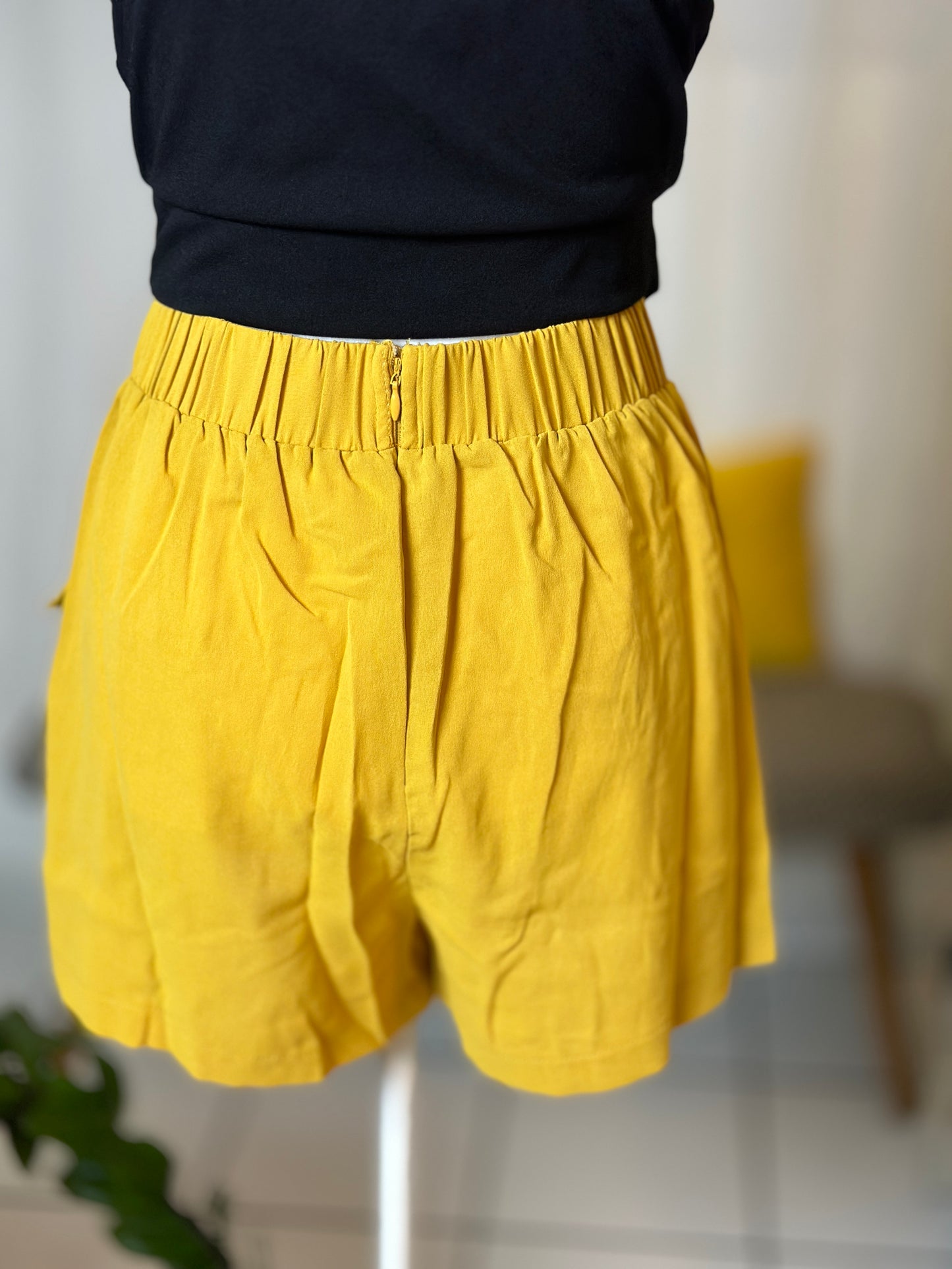 Destellos Yellow High Waist Cargo Skort