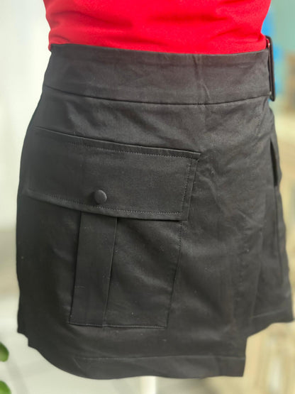 Destellos Black High Waist Cargo Skort